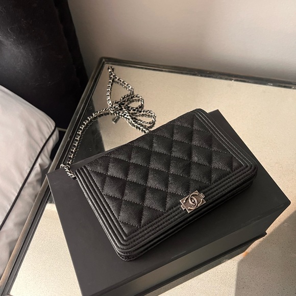 Mint Chanel boy on chain wallet in black with gunmetal chain - Picture 2 of 15